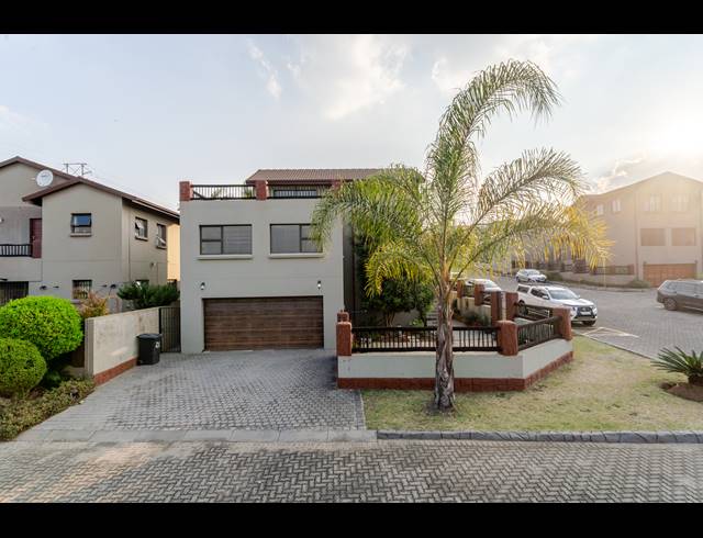 3 BEDROOM HOUSE FOR SALE IN BARBEQUE DOWNS